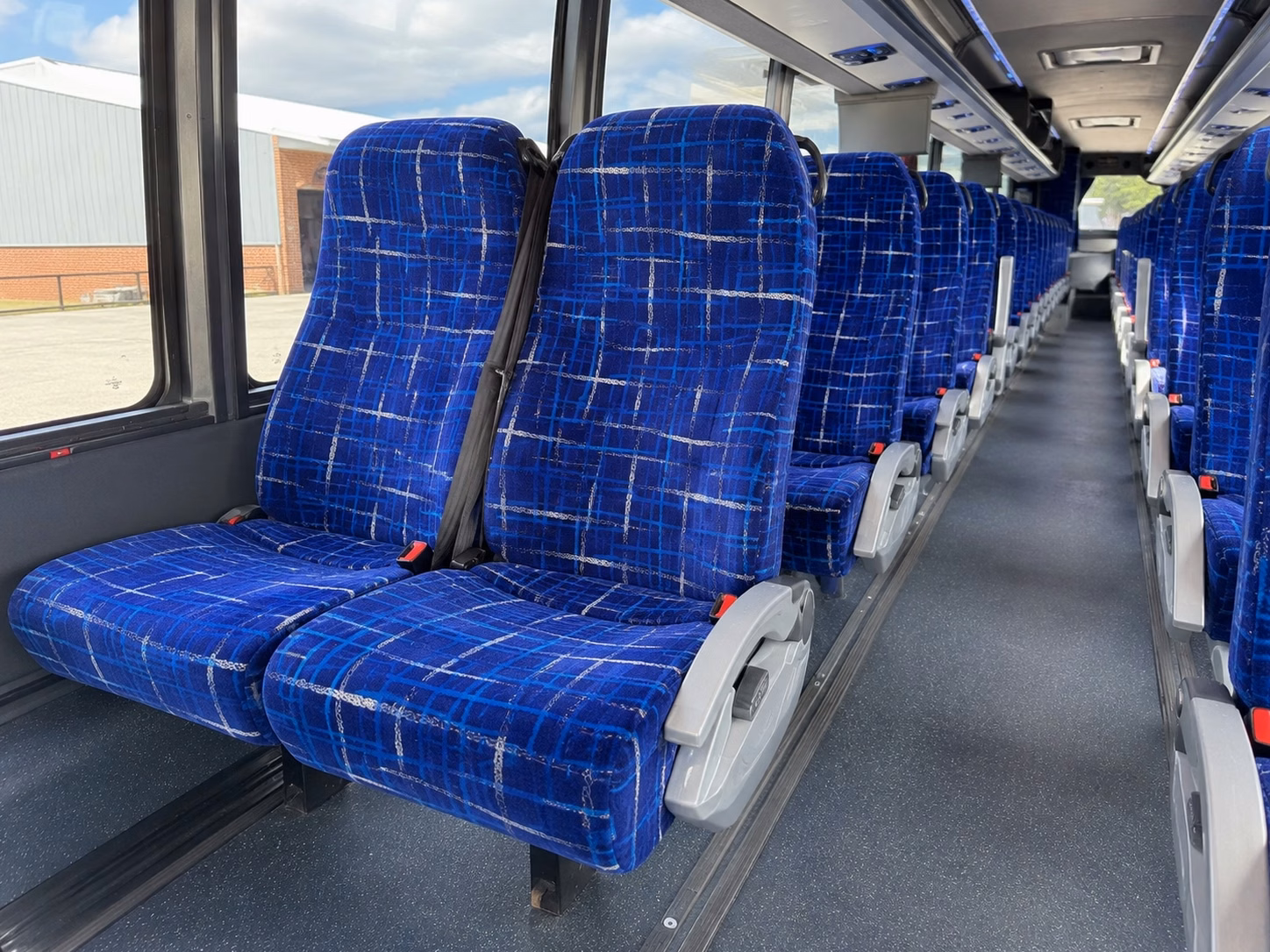 connecticut sun and new england sports fan shuttles from waterbury