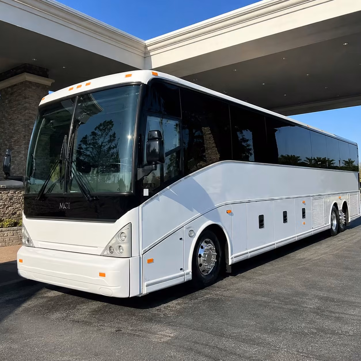 connecting waterbury groups to tweed new haven airport and t f green