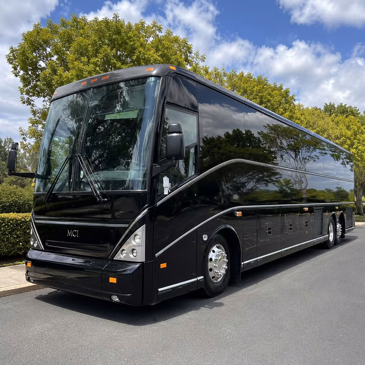 heading to hartford or new haven your waterbury concert bus has you covered
